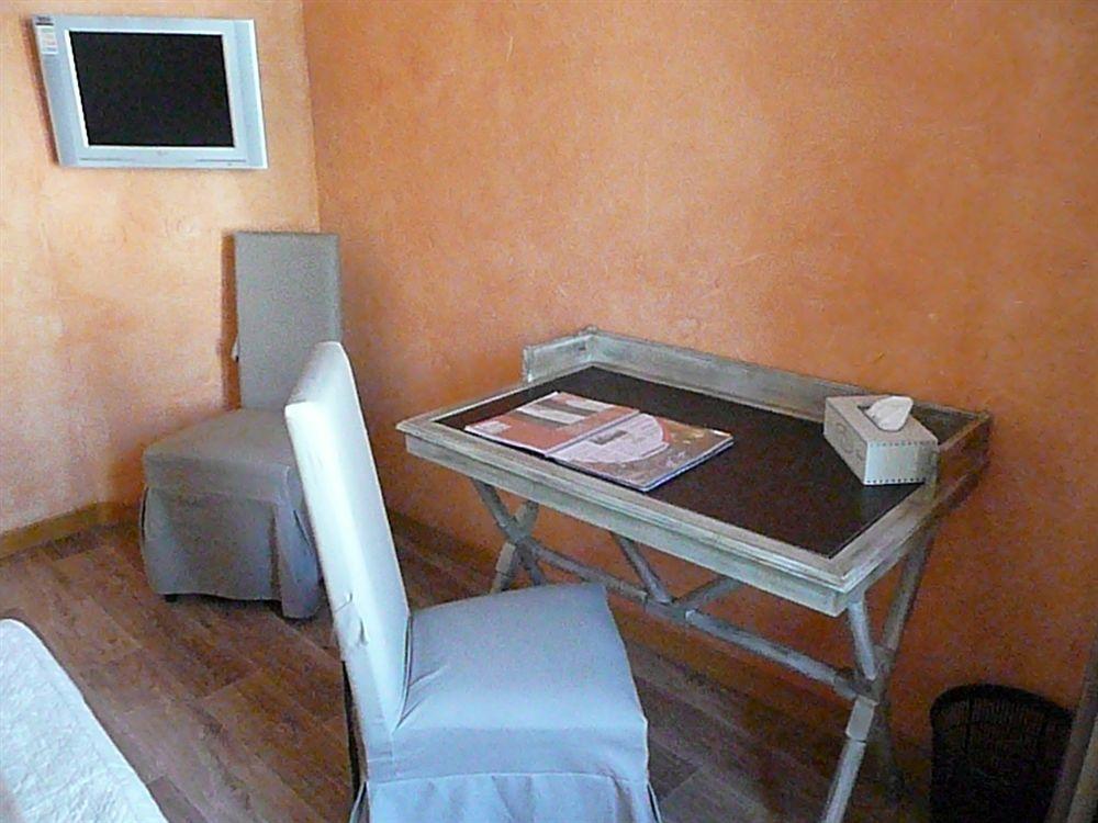 Hotel De La Bastide Carcassonne Bagian luar foto